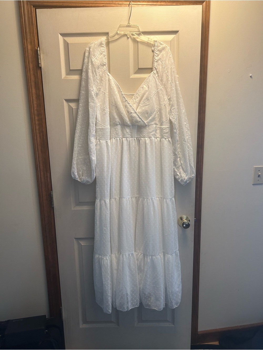 SHEIN Curve White V-Neck Long Sleeve Tiered Dress